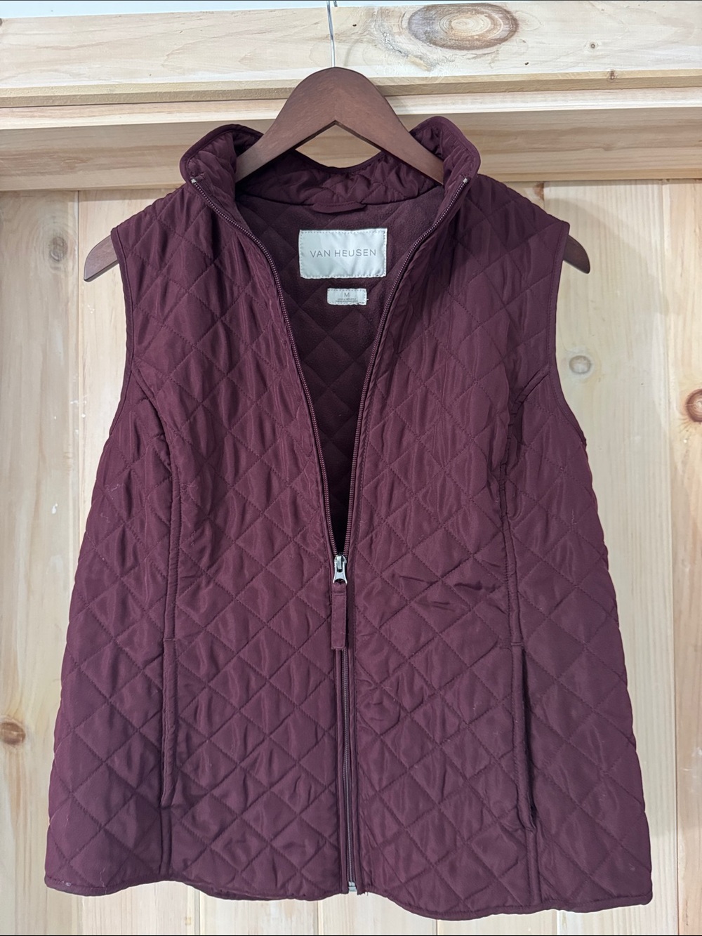 Van Heusen Quilted Sleeveless Vest in Deep Wine - M